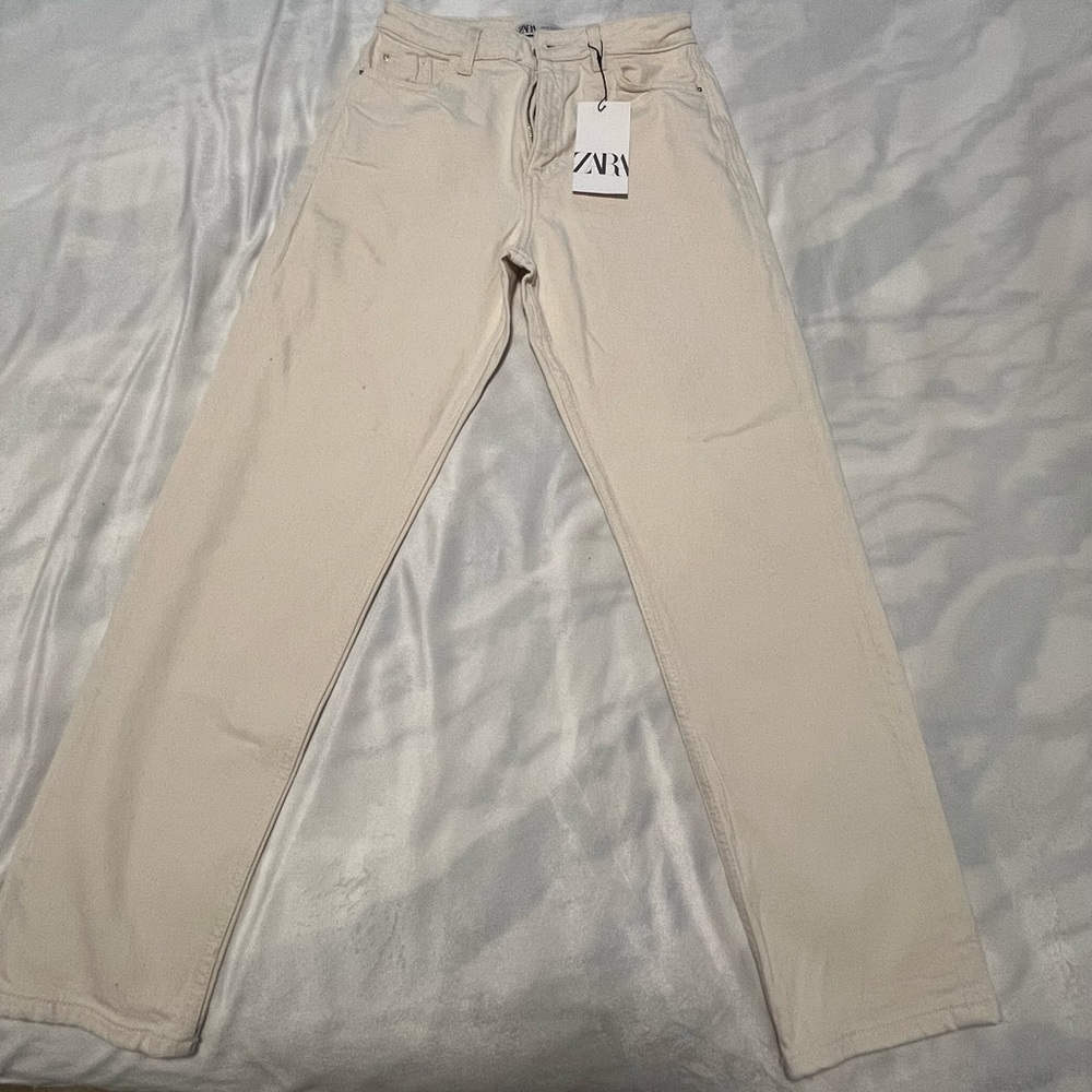 Zara White Mom Fit Jeans Size 36